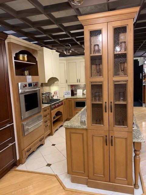 Showroom Display Cabinets Countertops, Kitchen Cabinet Auction Syracuse Ny