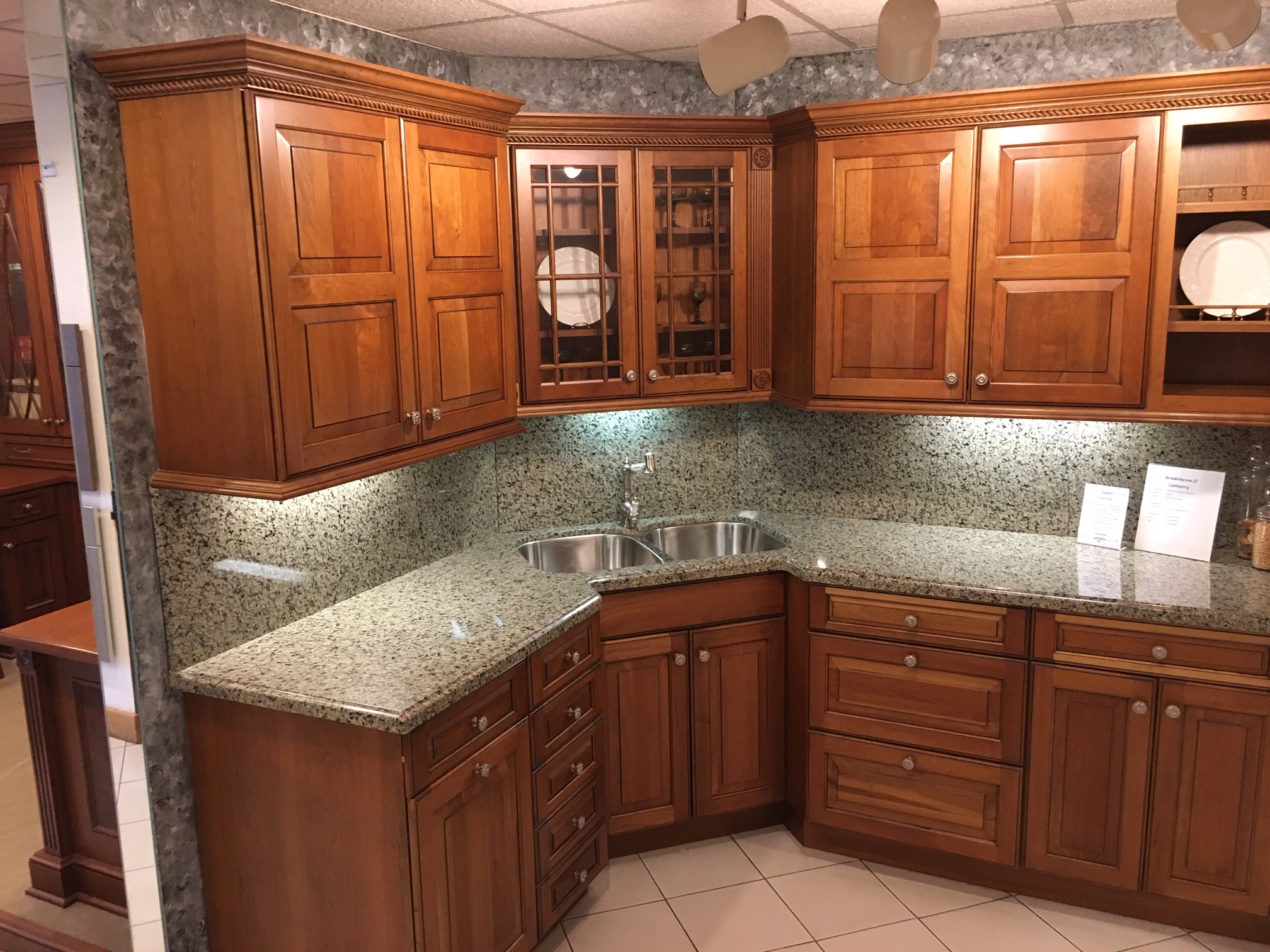 Showroom Display & Countertops Modern Kitchens